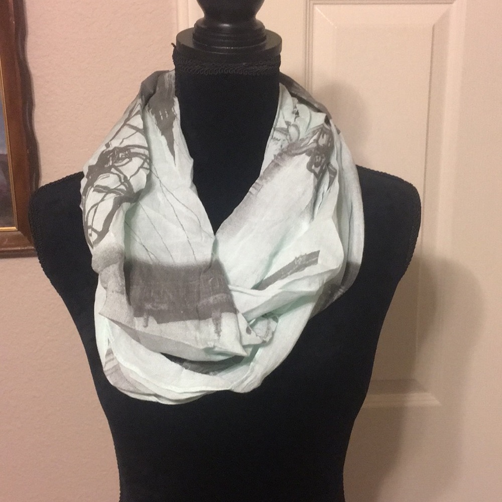 ❤️2 for $10 - City of London Infinity Scarf - Picture 1 of 4